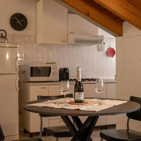 Loft Con Vista A 10 Minuti Dal Duomo דירה