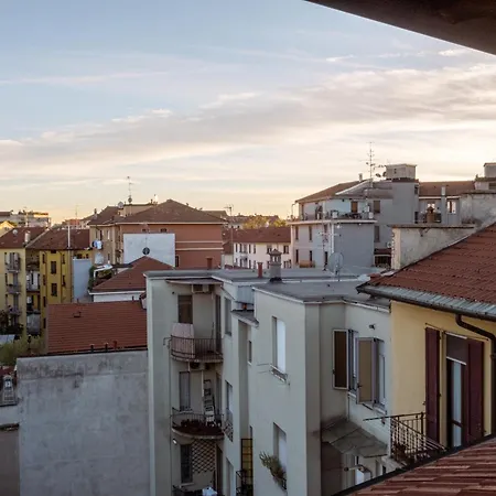 Loft Con Vista A 10 Minuti Dal Duomo דירה